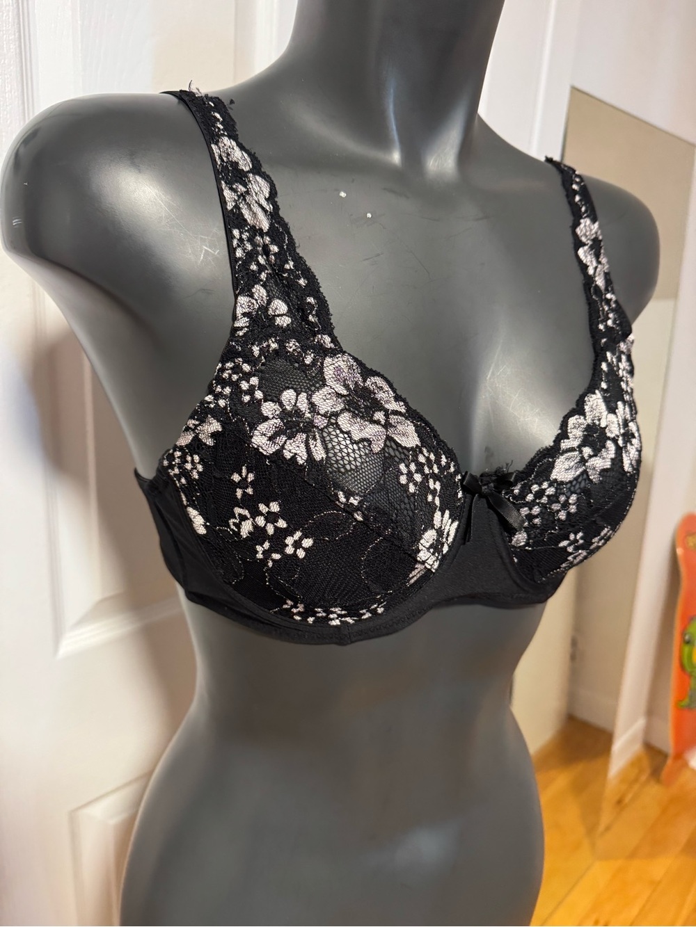 bra - Picture 3 of 5